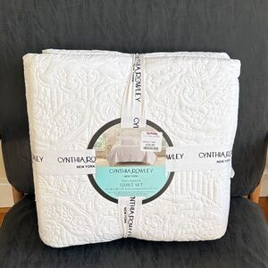 Cynthia Rowley Elegant White Quilt Set